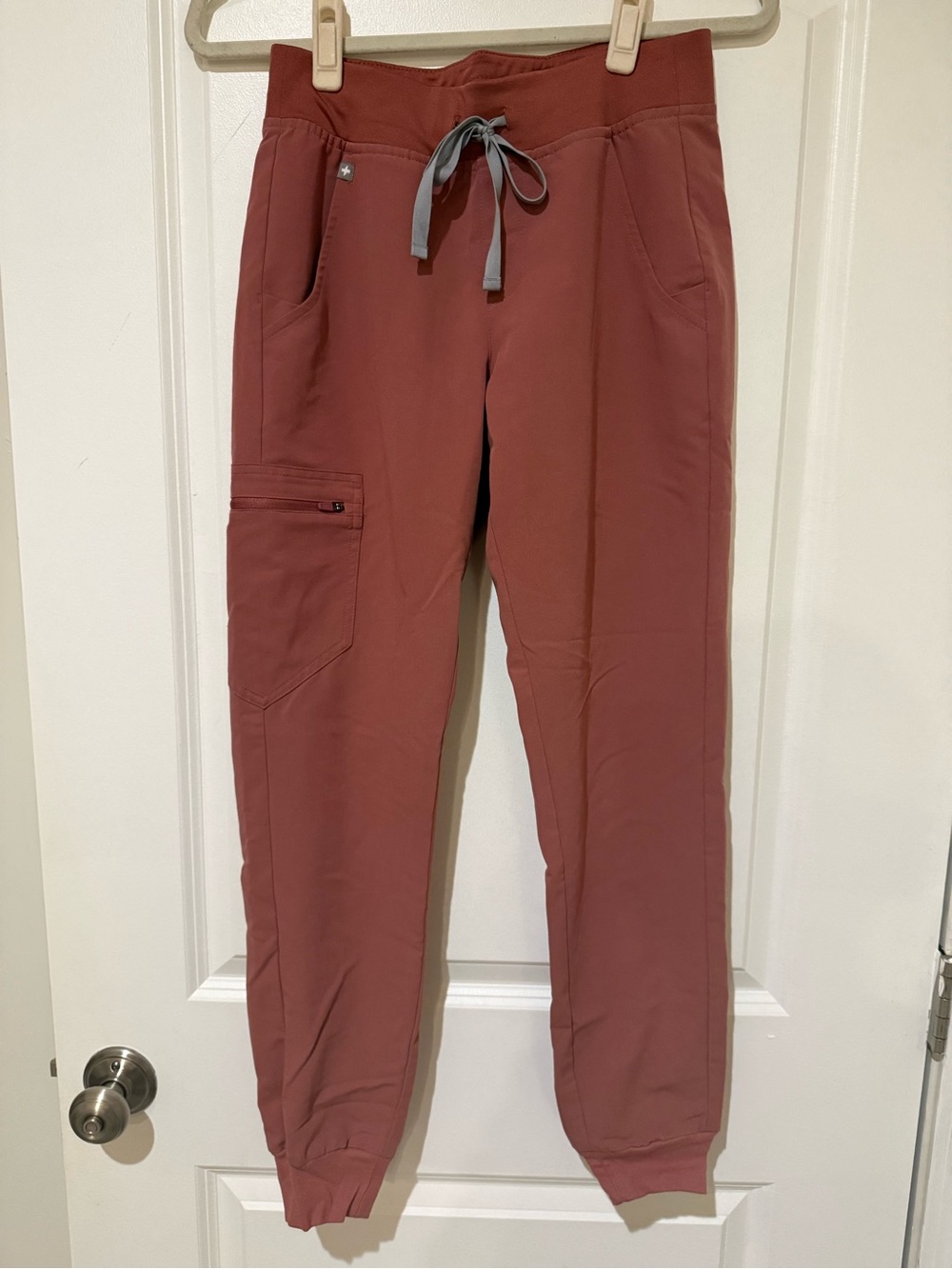 Figs Women's Zamora High-Waisted Salmon/Rust Jogger Pants with Gray Drawstring